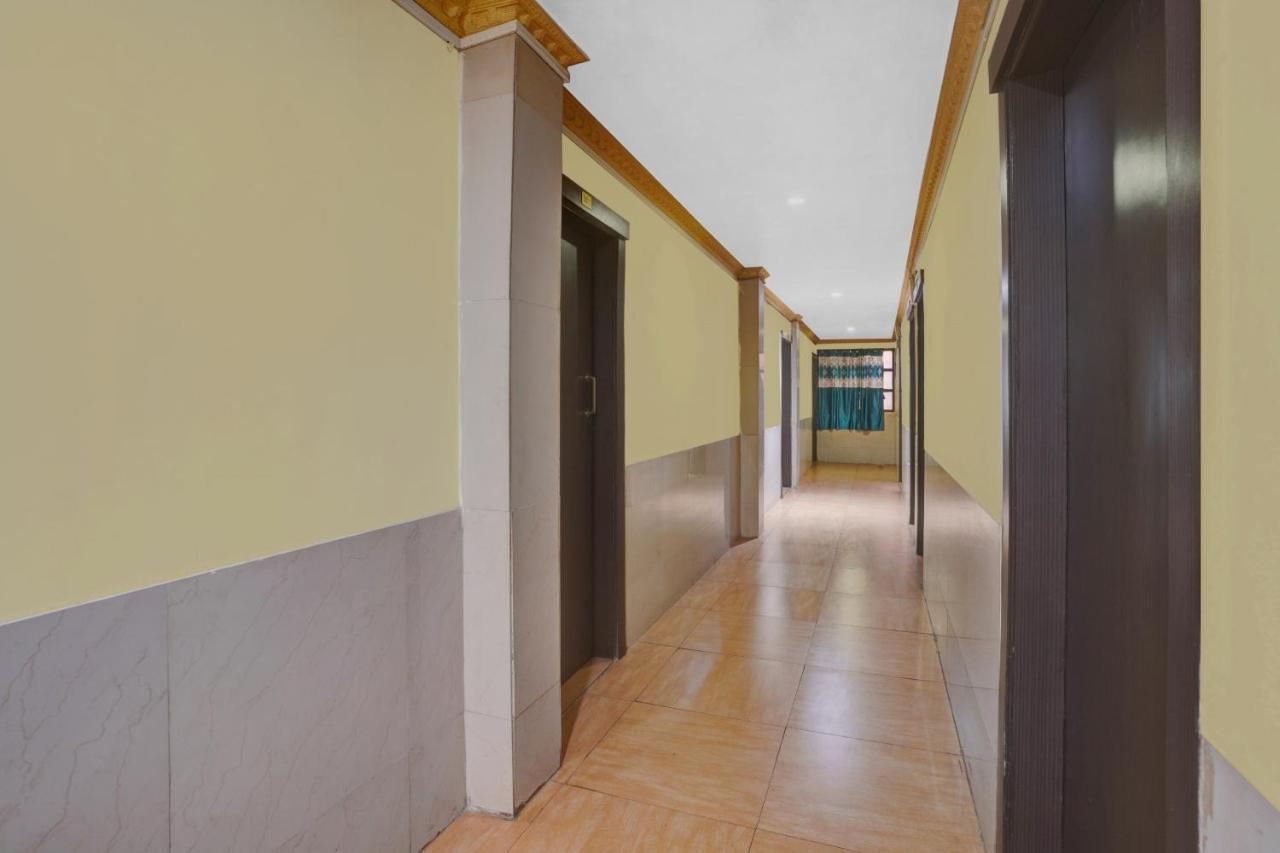 Spot On 81122 Alfa Lodge Mumbai  Buitenkant foto