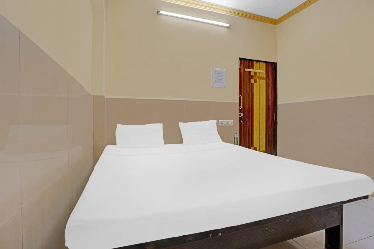 Spot On 81122 Alfa Lodge Mumbai  Buitenkant foto