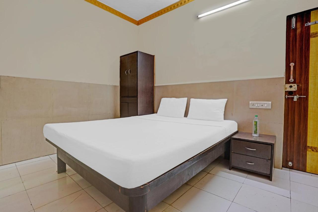 Spot On 81122 Alfa Lodge Mumbai  Buitenkant foto