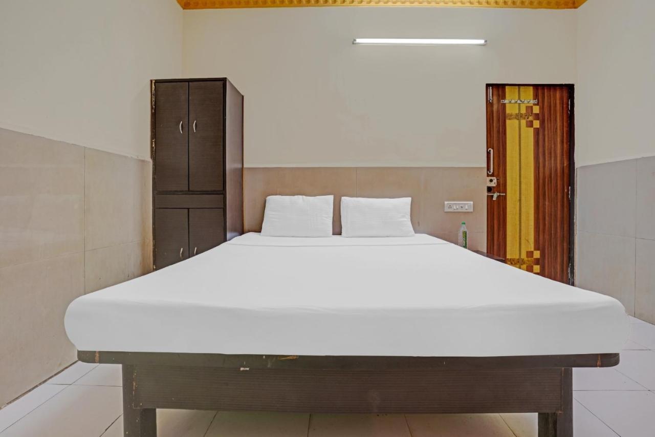 Spot On 81122 Alfa Lodge Mumbai  Buitenkant foto