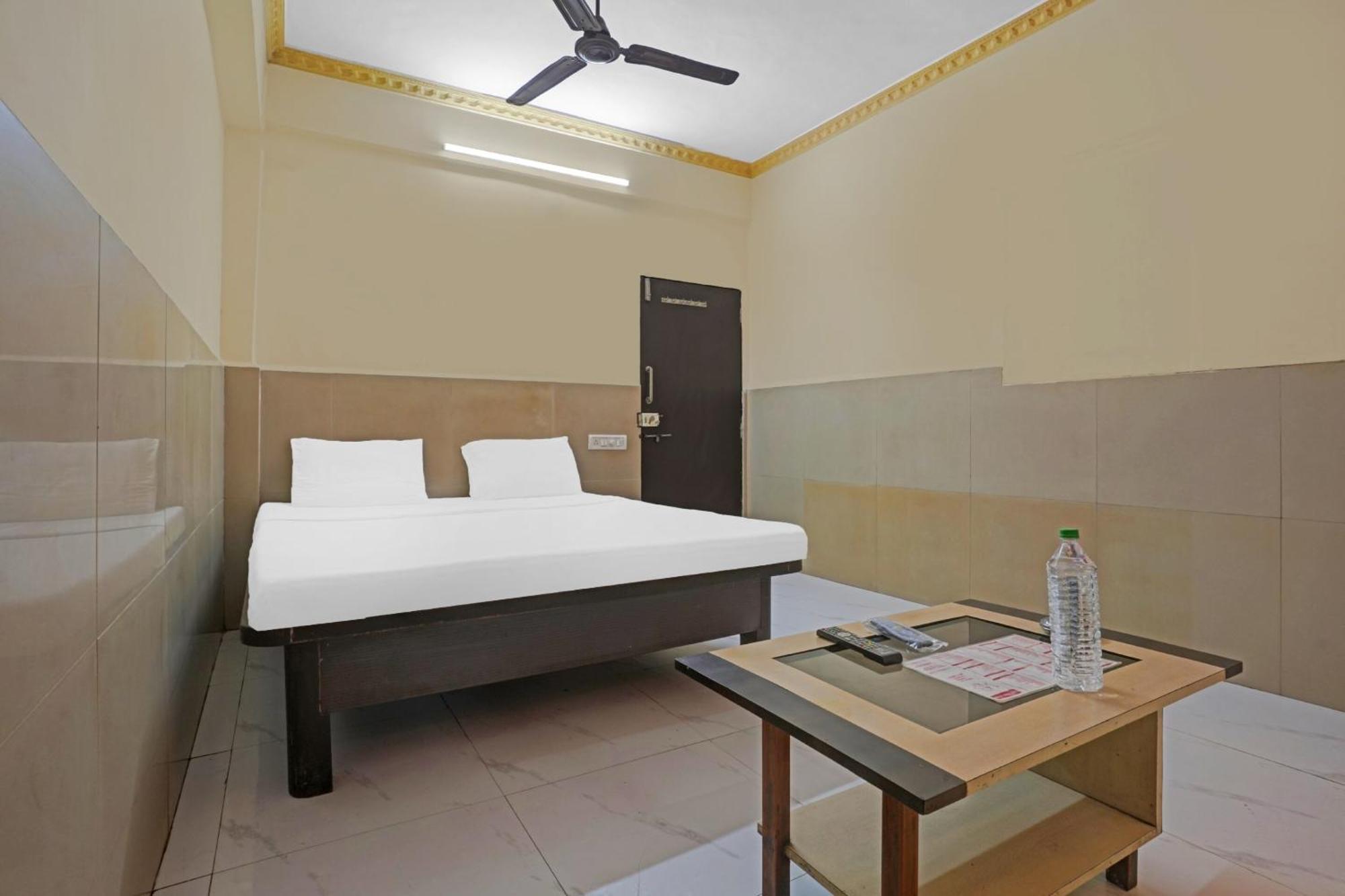 Spot On 81122 Alfa Lodge Mumbai  Buitenkant foto