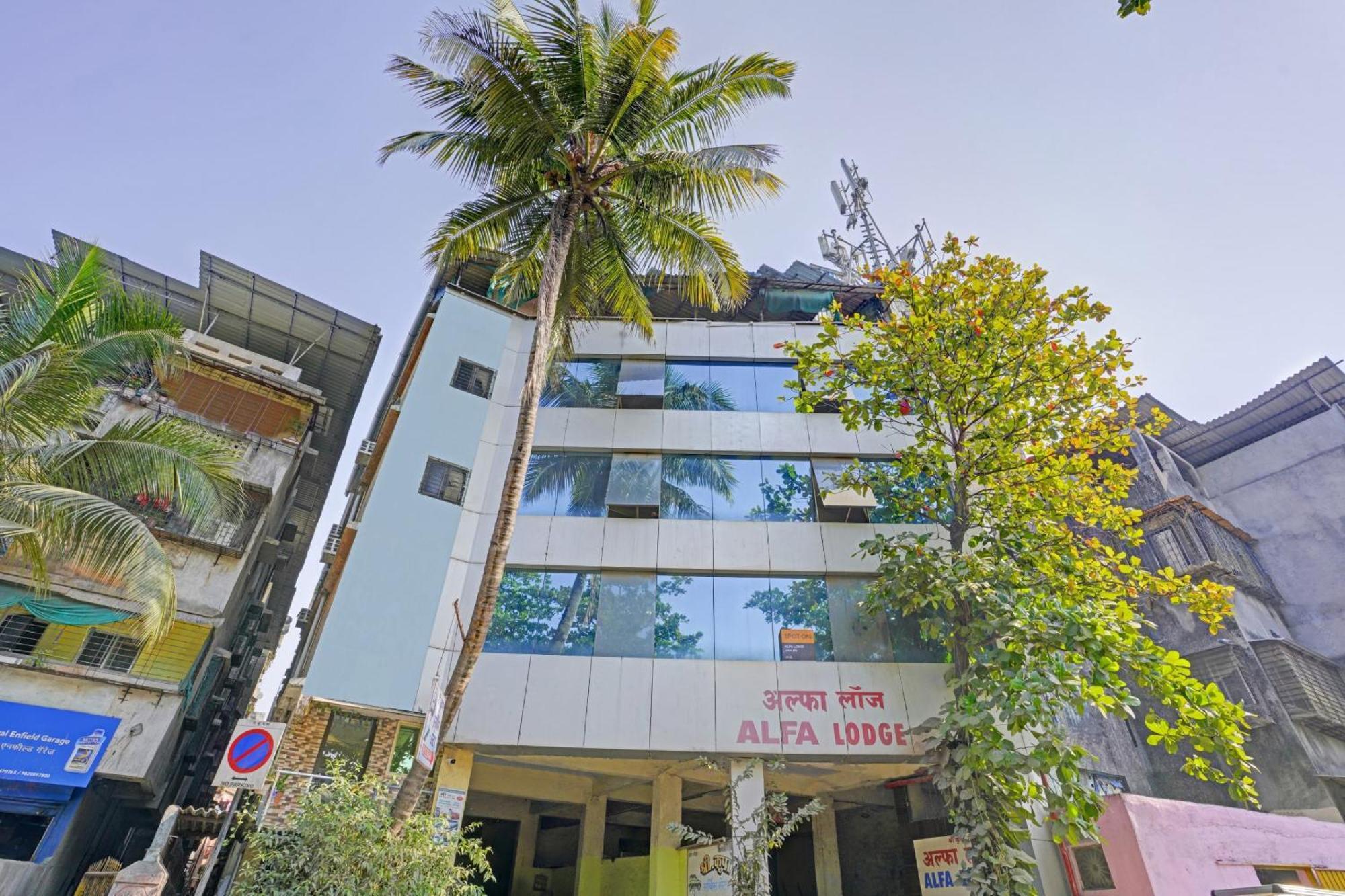 Spot On 81122 Alfa Lodge Mumbai  Buitenkant foto